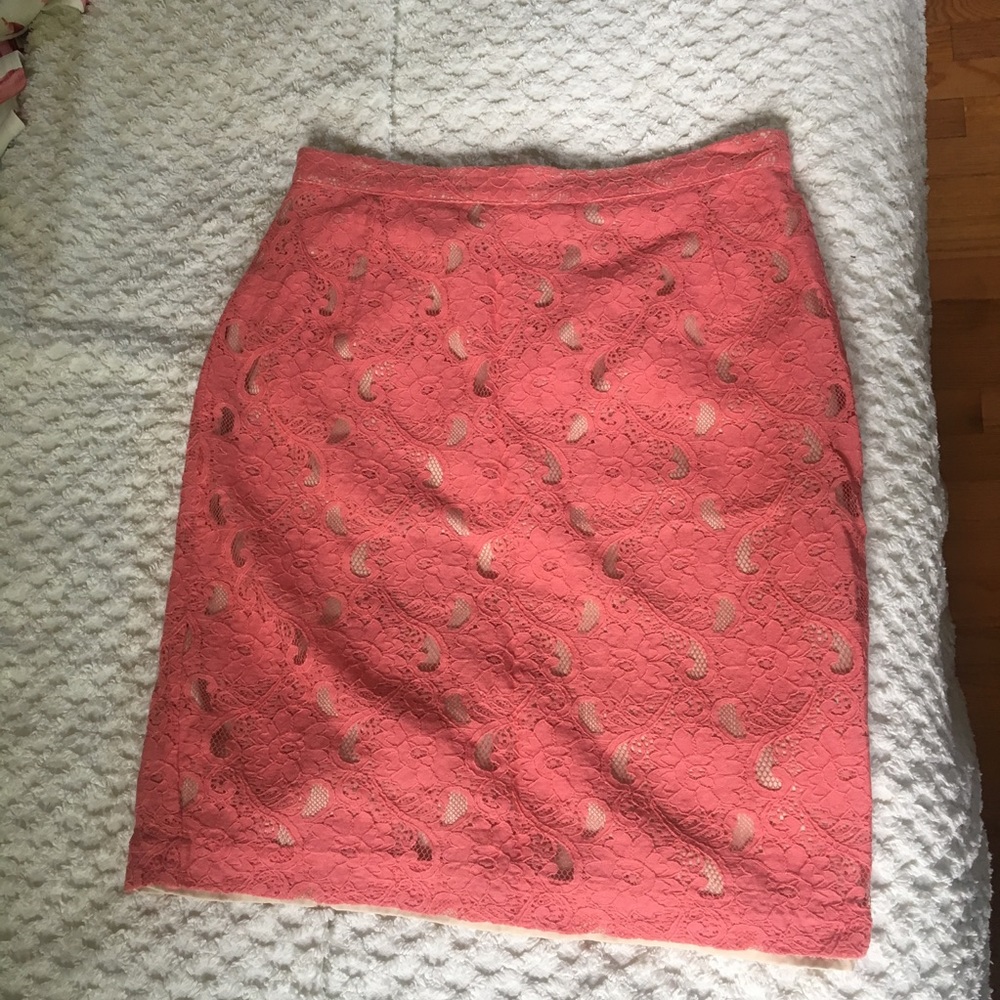 H&M lace pencil skirt